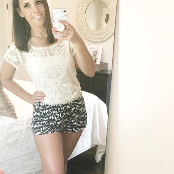 Very J Pants - High waisted Navy & white shorts. Preppy,career